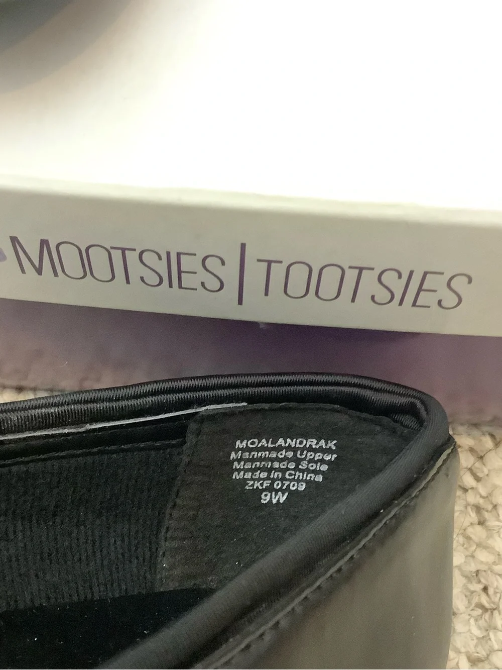 Mootsies Tootsies sleek slip